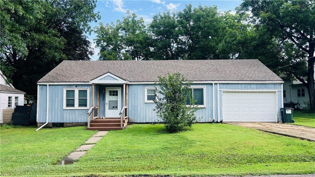 Photo of 206 S 5th Street Louisburg KS 66053
