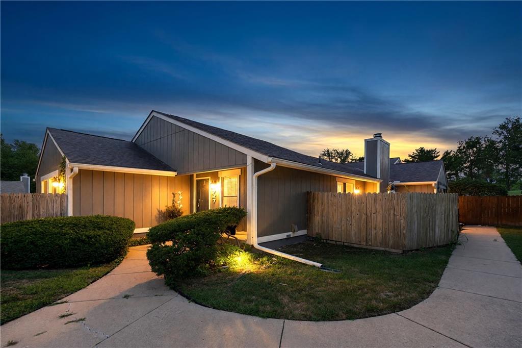 Photo of 4727 N Cliff Hill Circle Kansas City MO 64151