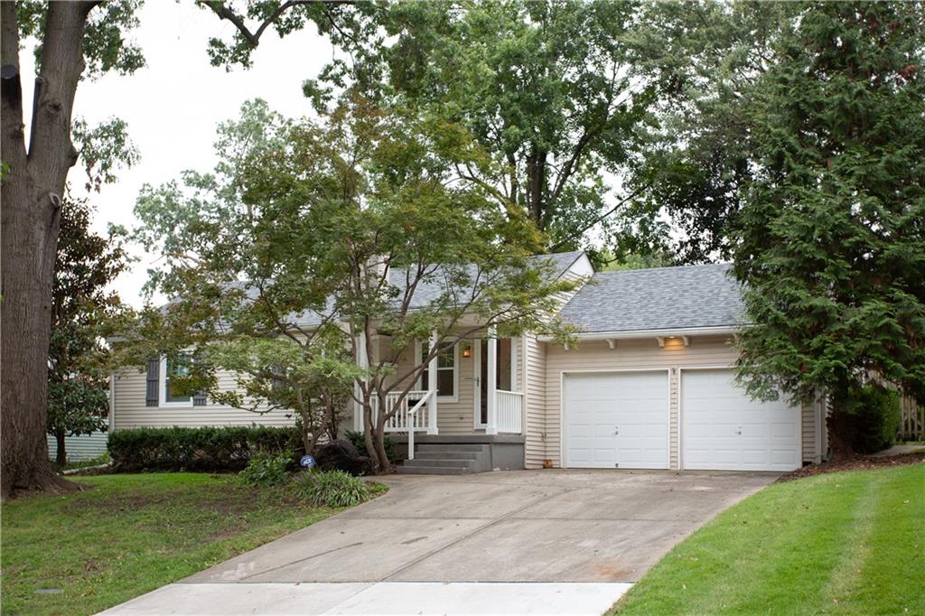 Photo of 107 W Navajo Lane Kansas City MO 64114