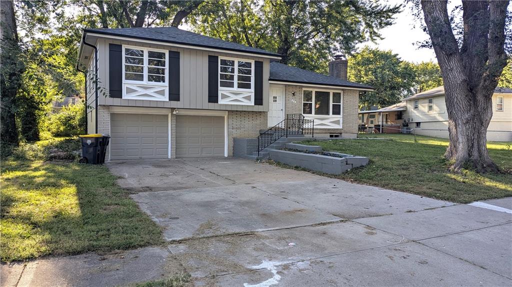 Photo of 9320 OAKLAND Avenue Kansas City MO 64138
