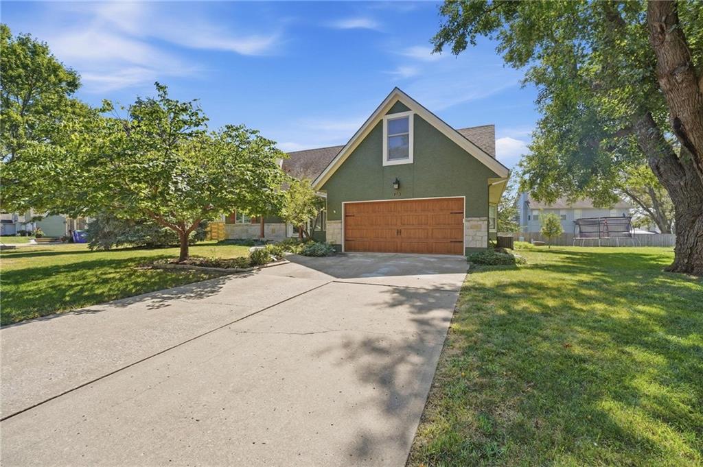 Photo of 1129 SE 11th Street Lee's Summit MO 64081