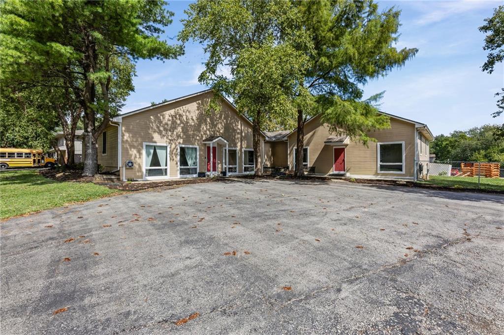 Photo of 1001 S Broadway Street Louisburg KS 66053