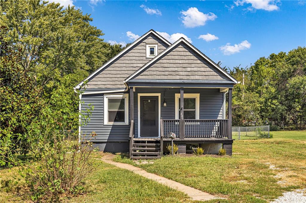 Photo of 406 NE Forest Avenue Lee's Summit MO 64063
