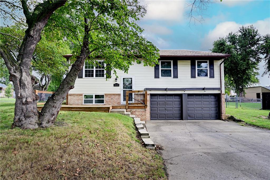 Photo of 5113 NW Downing Street Blue Springs MO 64015