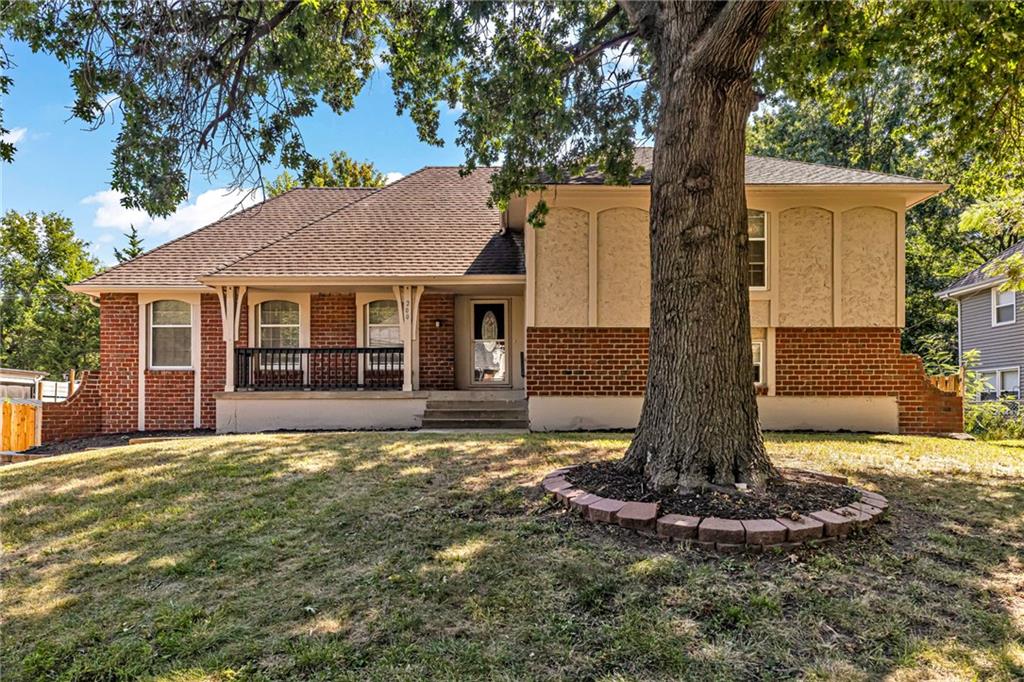 Photo of 200 NE Locust Drive Blue Springs MO 64014