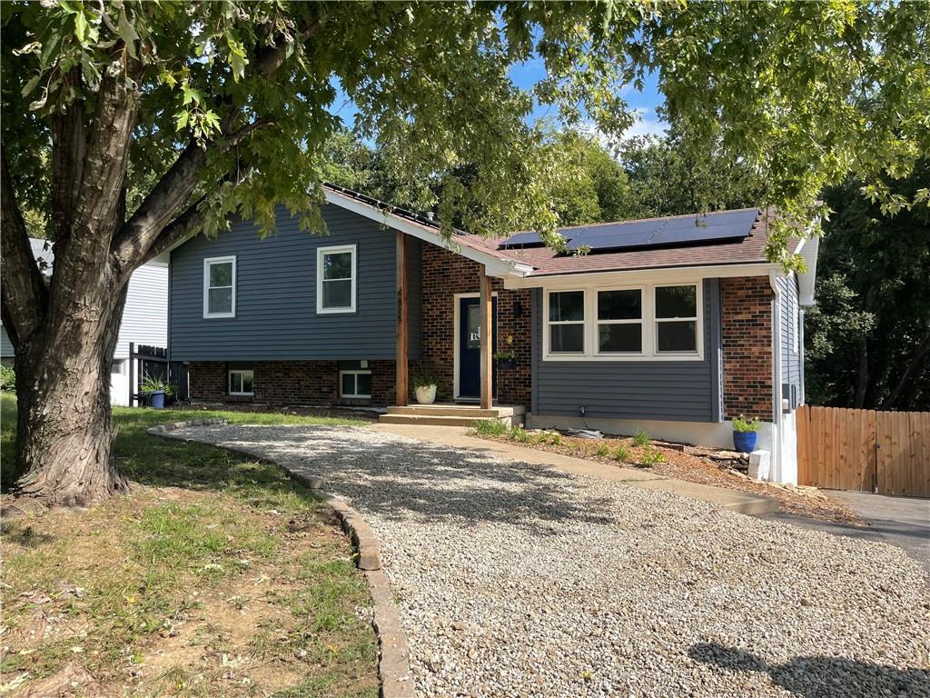 Photo of 4825 N Revere Drive Kansas City MO 64151