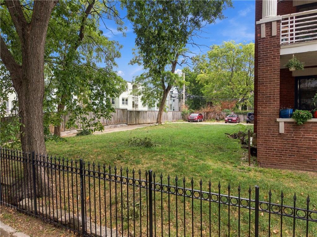 Photo of 3813 Central Street Kansas City MO 64111