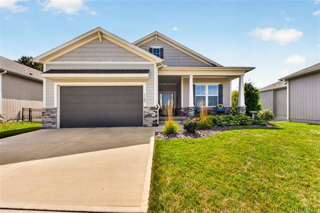 Photo of 1169 SW Whitby Drive Lee's Summit MO 64082