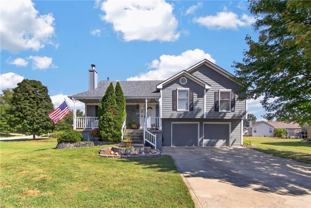 Photo of 101 SW Drew Lane Lee's Summit MO 64081