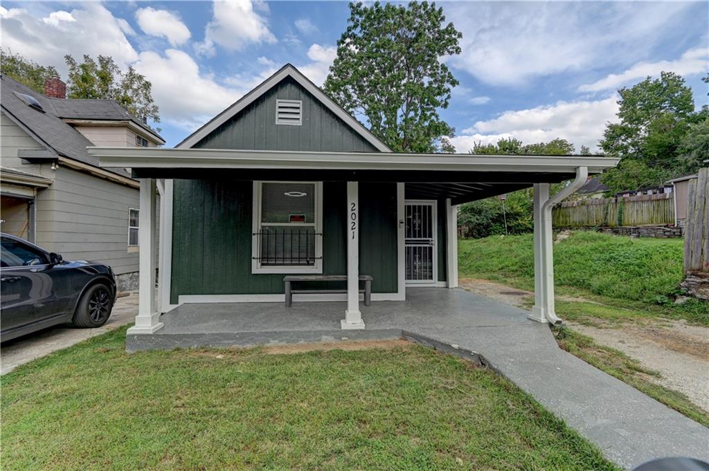 Photo of 2021 Elmwood Avenue Kansas City MO 64127