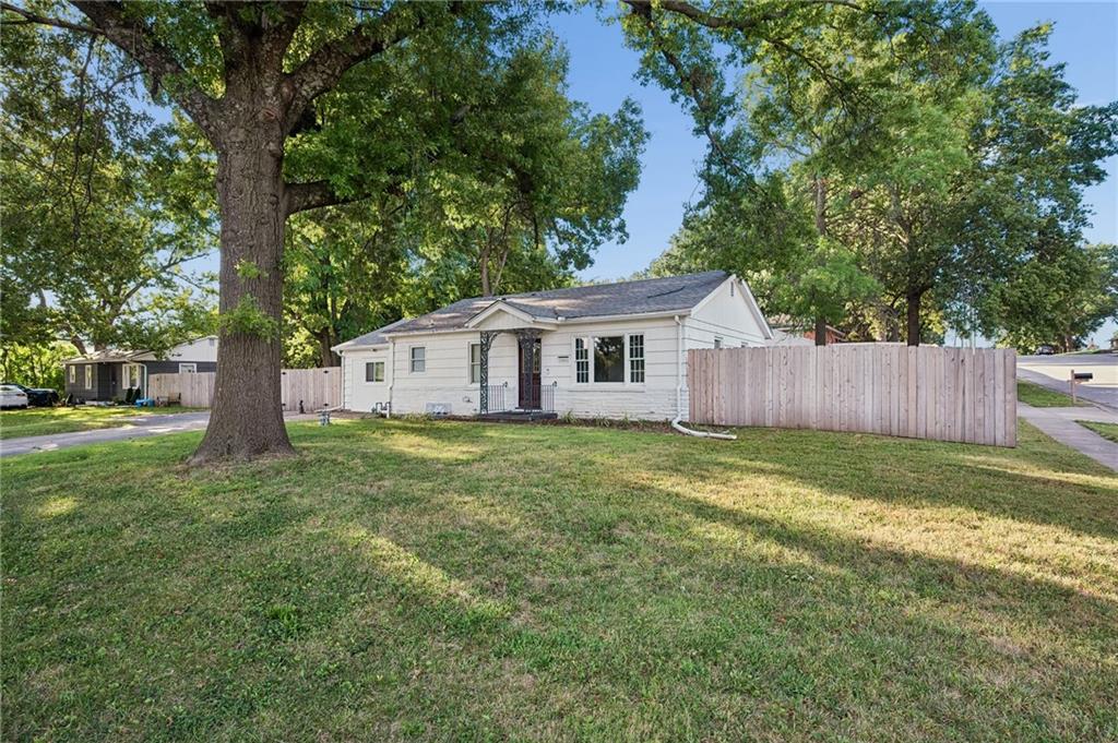 Photo of 14601 E 39th Street Independence MO 64055
