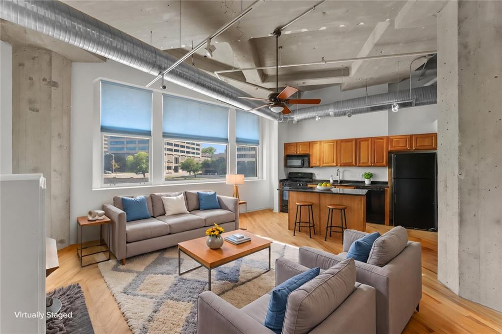 Photo of 2107 Grand Boulevard #309 Kansas City MO 64108