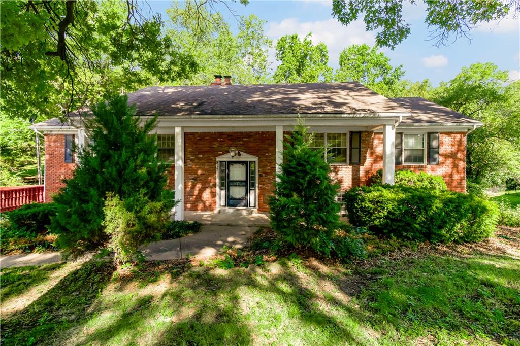Photo of 815 Adams Drive Liberty MO 64068