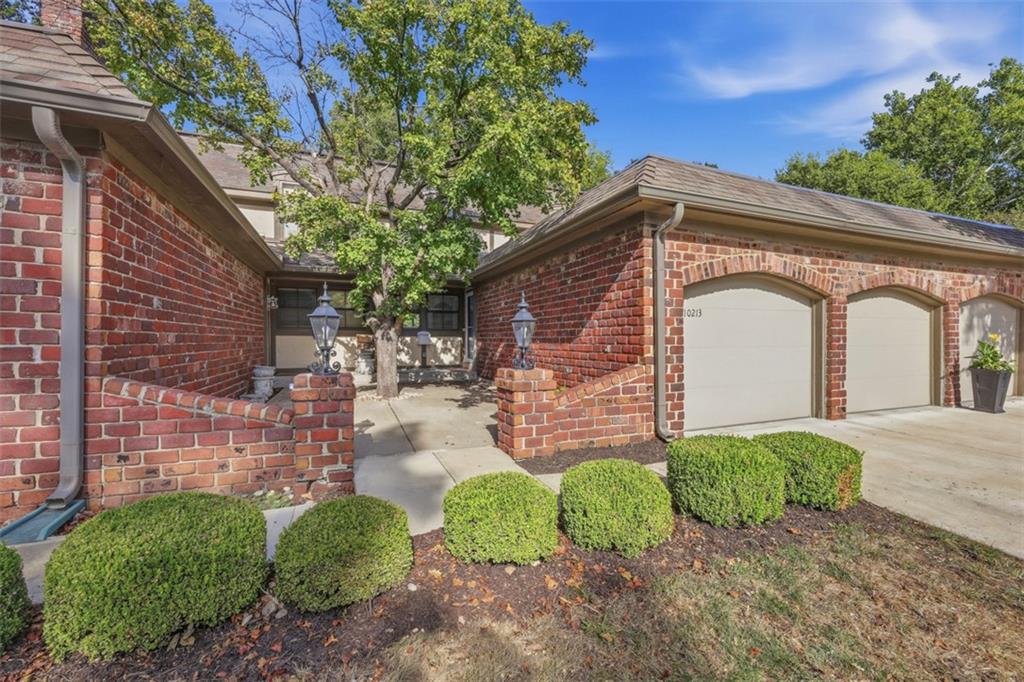 Photo of 10213 Foster Street Overland Park KS 66212