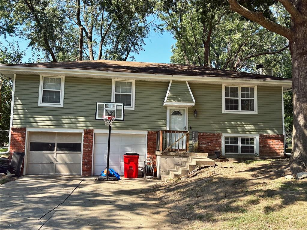 Photo of 1610 SE Oak Street Oak Grove MO 64075