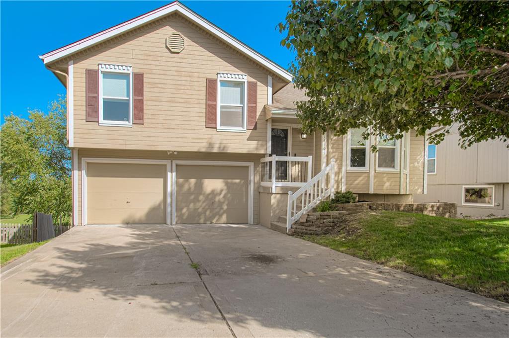 Photo of 14105 LORA Street Smithville MO 64089