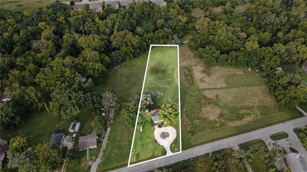 Photo of 6310 NW Waukomis Drive Kansas City MO 64151