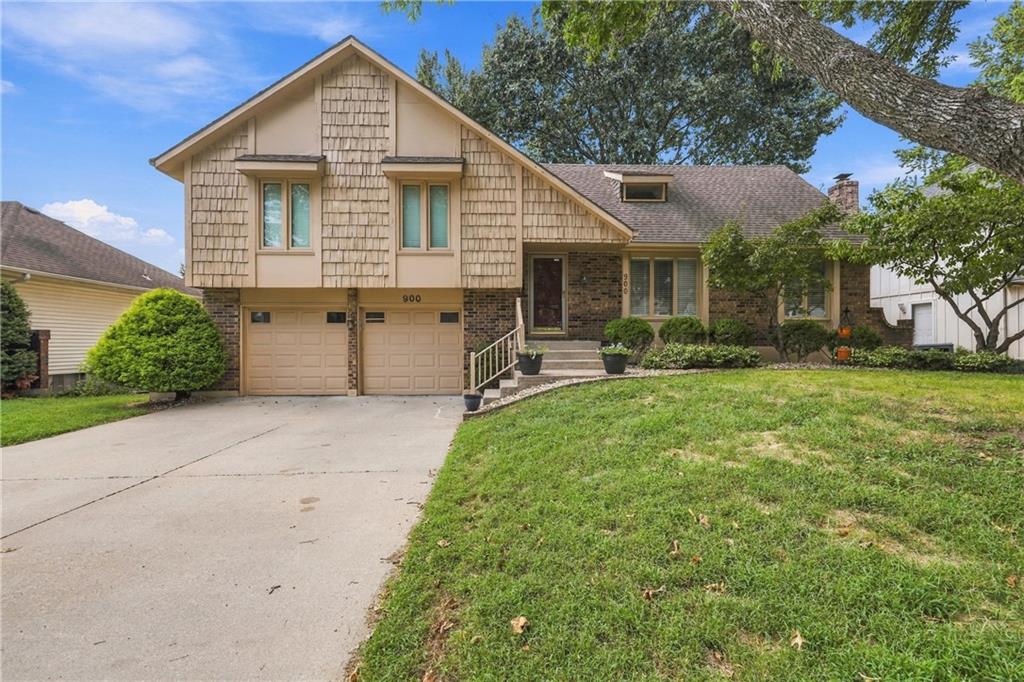 Photo of 900 SW Murray Road Lee's Summit MO 64081