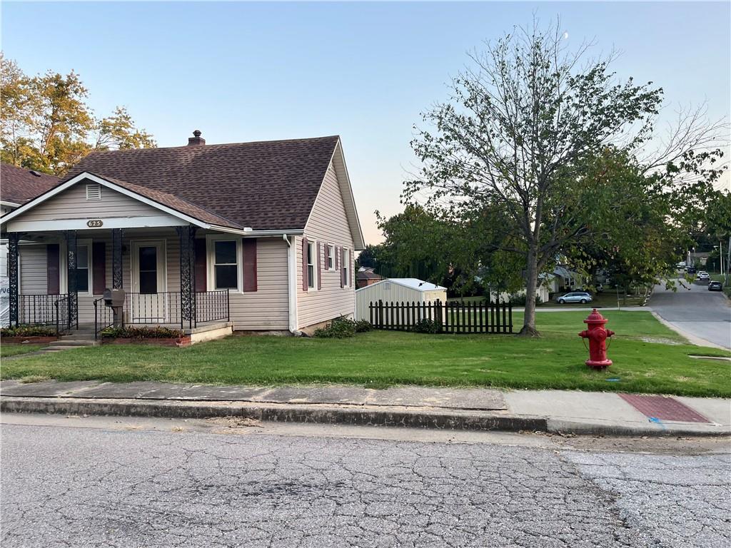 Photo of 625 W 26th St Street Higginsville MO 64037
