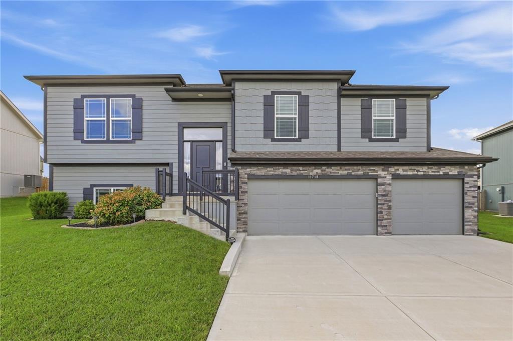 Photo of 11718 N Manning Avenue Kansas City MO 64157