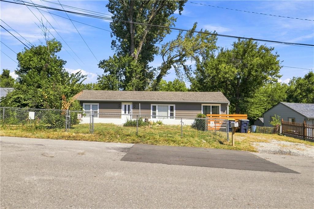 Photo of 8804 E 47th Street Kansas City MO 64129
