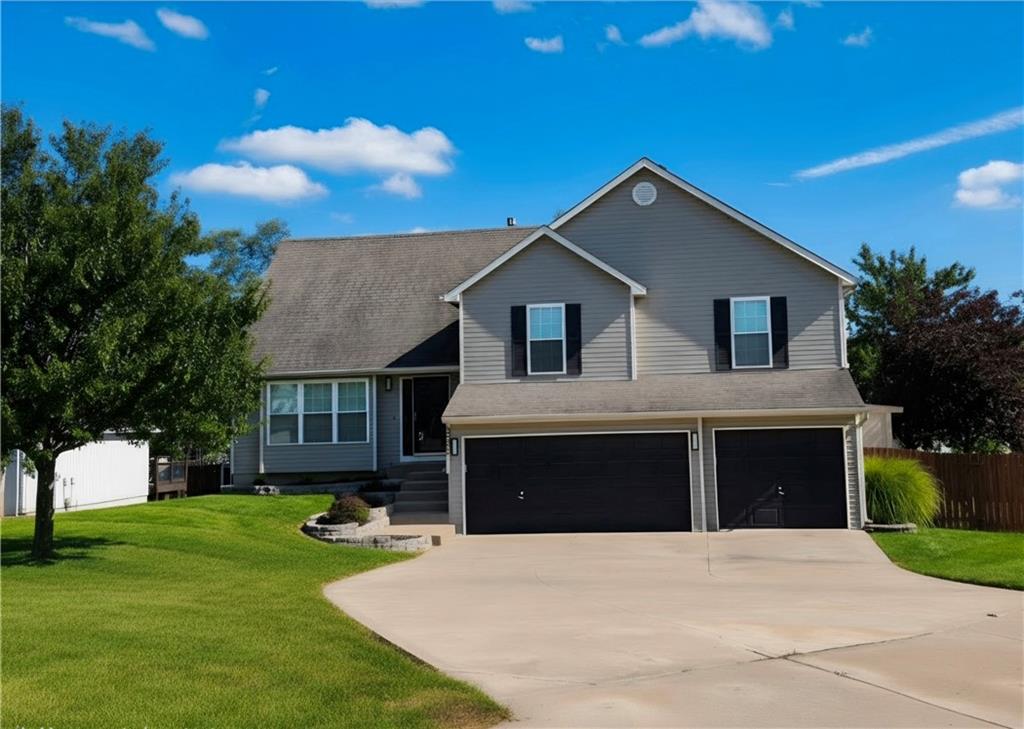 Photo of 8423 N Paris Court Kansas City MO 64153