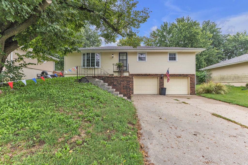 Photo of 2209 N Leonard Road St Joseph MO 64506