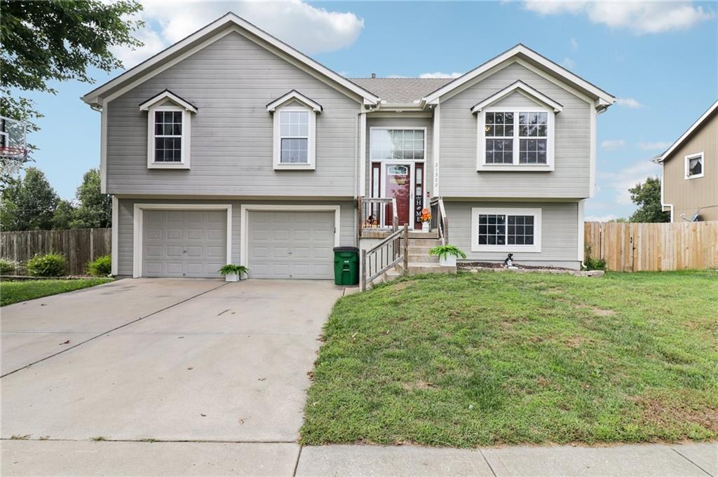Photo of 21322 Pin Oak Lane Peculiar MO 64078