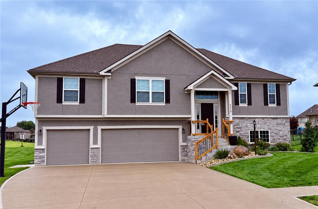 Photo of 4210 Lake Crest Court St Joseph MO 64505