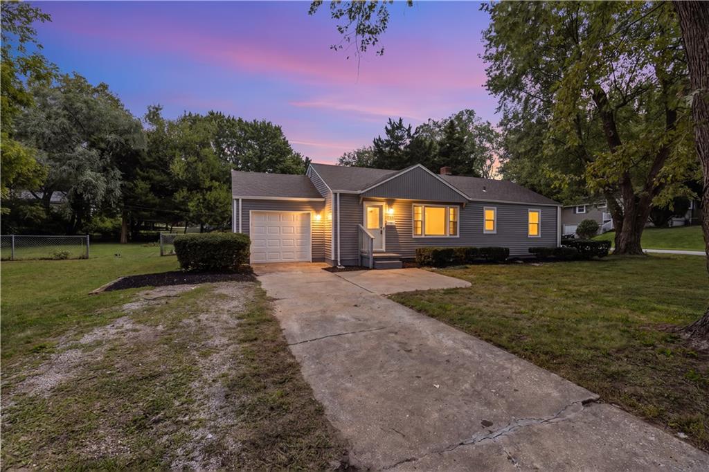 Photo of 5433 Willow Avenue Raytown MO 64133