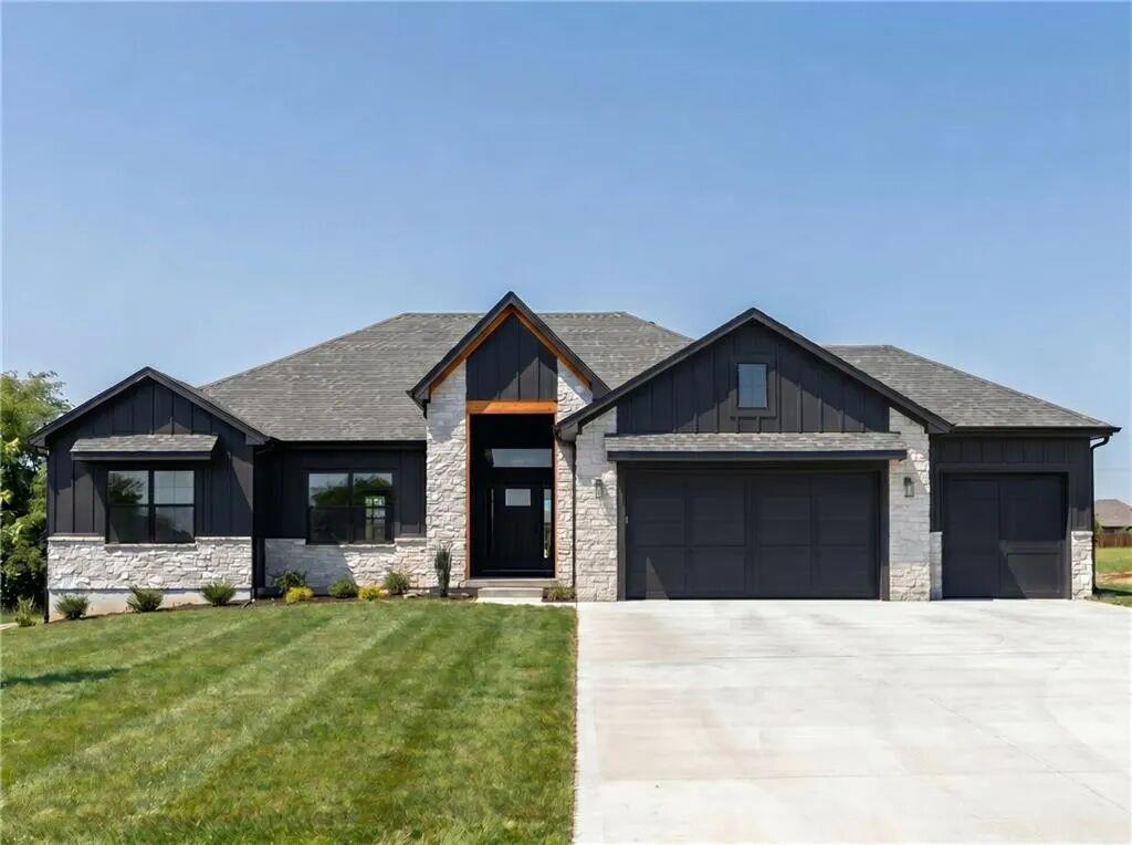 Photo of 33610 E Pink Hill Road Grain Valley MO 64029