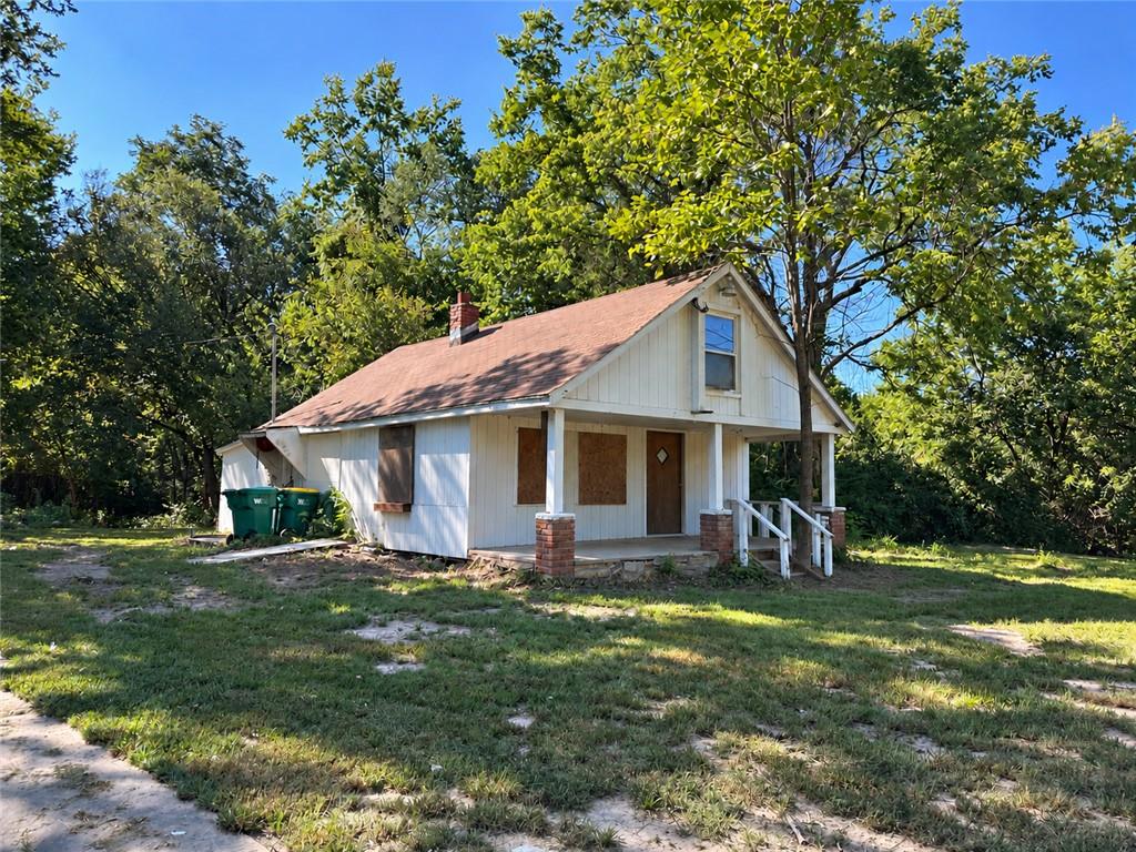 Photo of 2940 Loring Lane Bonner Springs KS 66012
