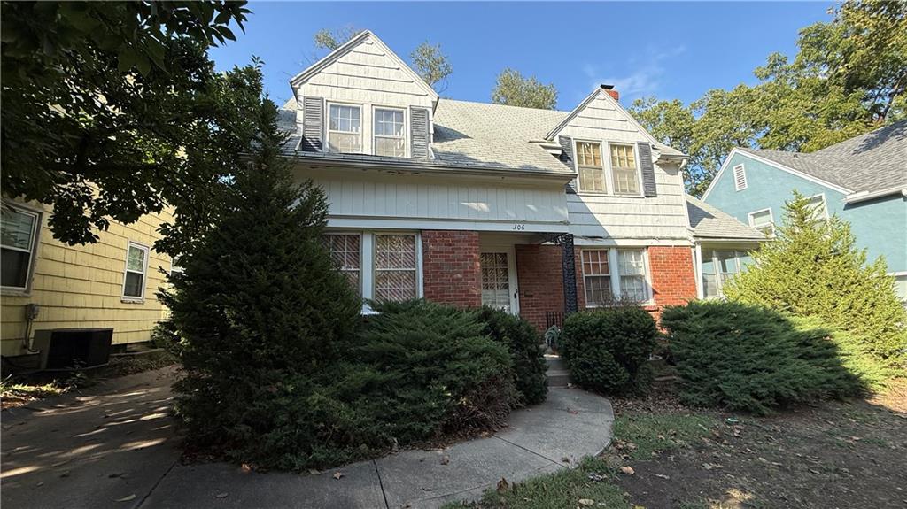 Photo of 306 Meyer Boulevard Kansas City MO 64113