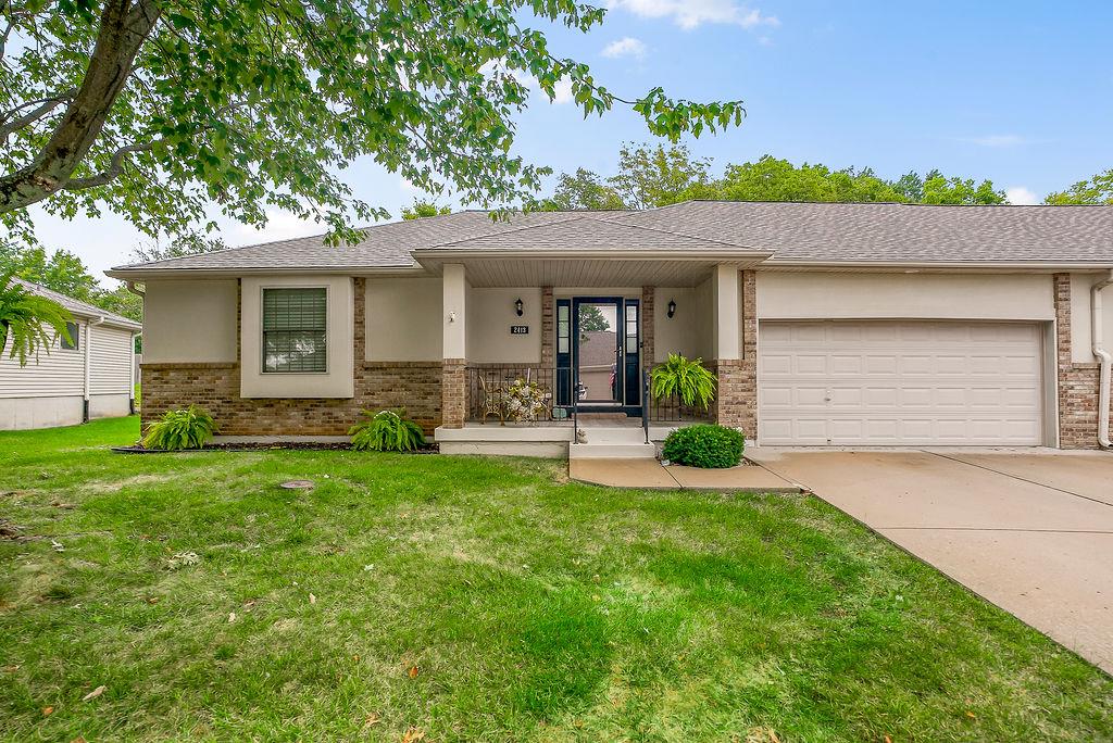 Photo of 2413 SW RICHWOOD Circle Blue Springs MO 64015