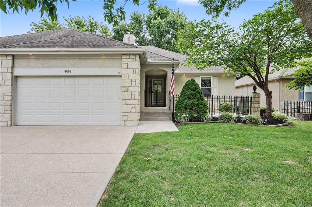 Photo of 4008 SW HOMESTEAD Drive Lee's Summit MO 64082