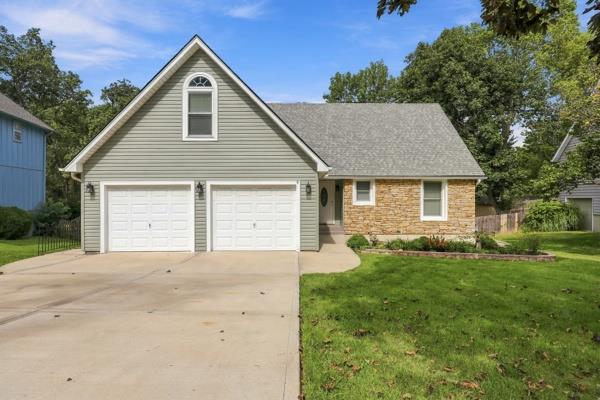 Photo of 14118 W 61st Terrace Shawnee KS 66216