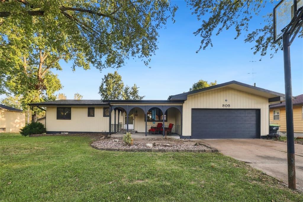 Photo of 805 Ann Avenue Harrisonville MO 64701