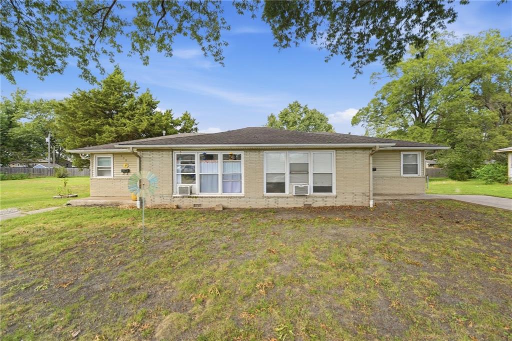 Photo of 430 and 432 Shawnee Street Gardner KS 66030