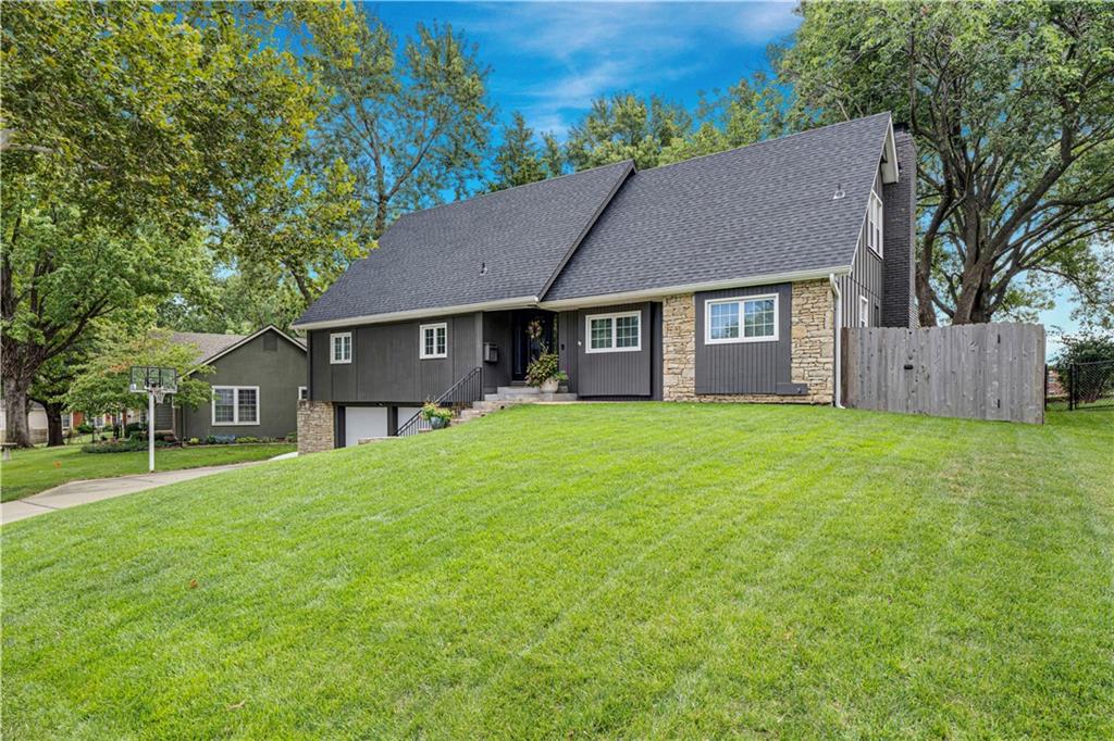 Photo of 11113 W 99th Place Overland Park KS 66214