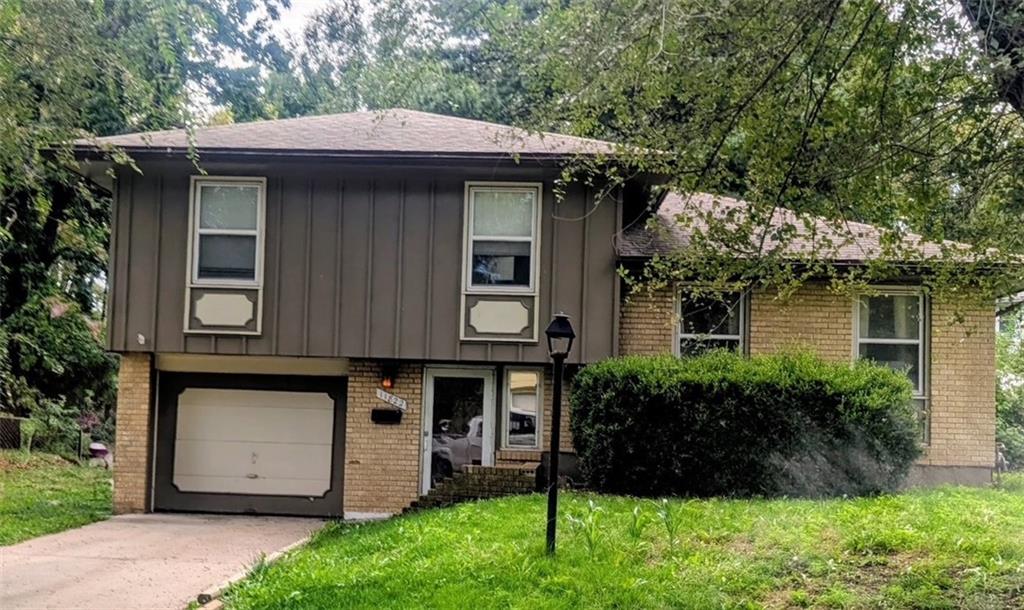 Photo of 11822 Armitage Drive Kansas City MO 64134