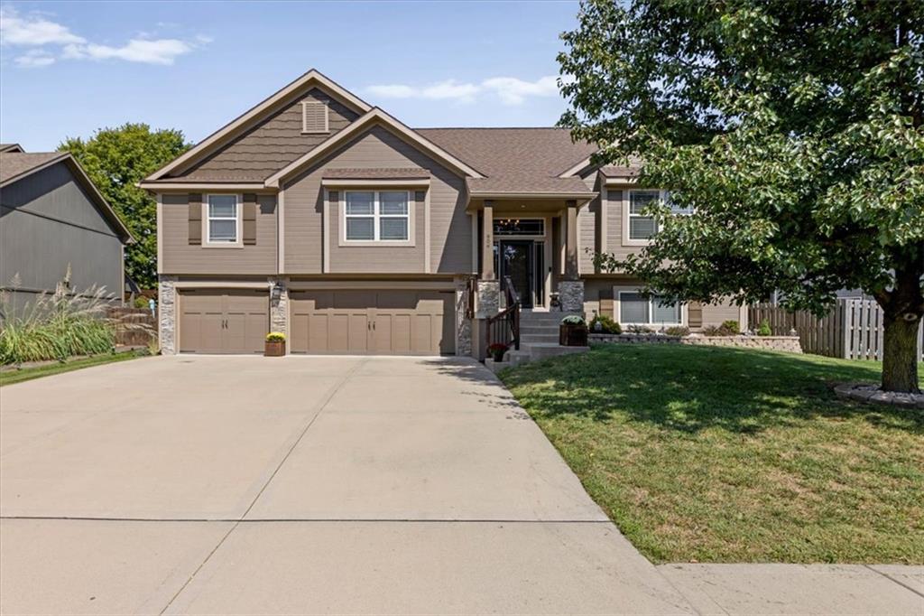 Photo of 904 NW 110th Terrace Kansas City MO 64155