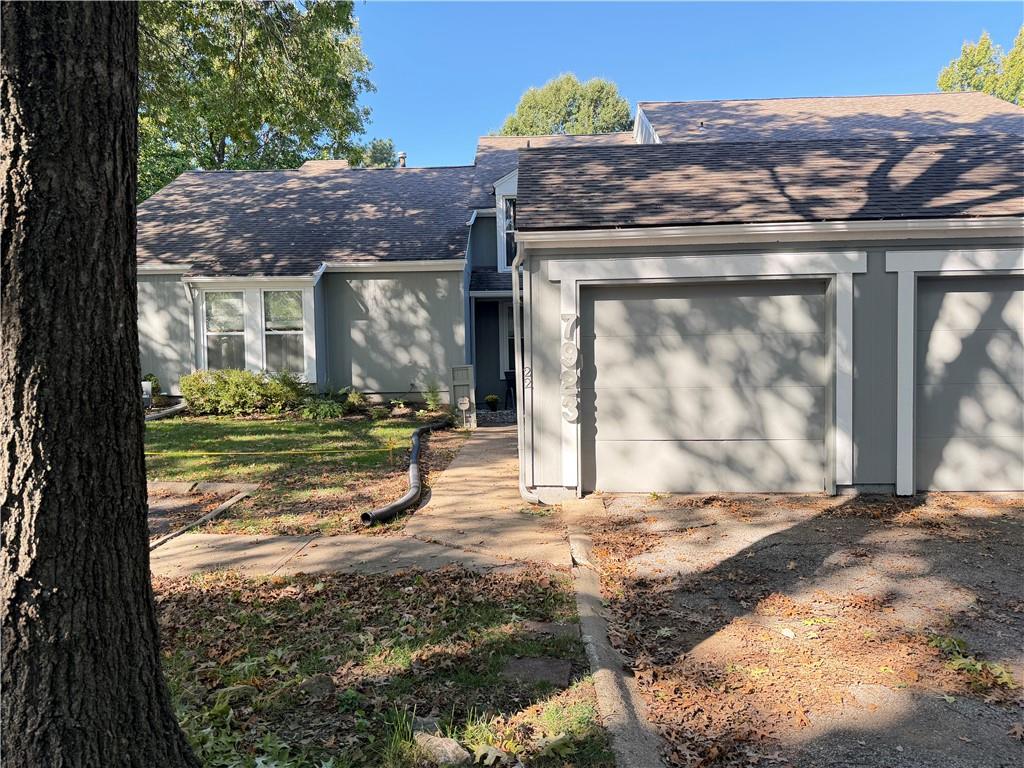 Photo of 7923 Colony Lane Lenexa KS 66215