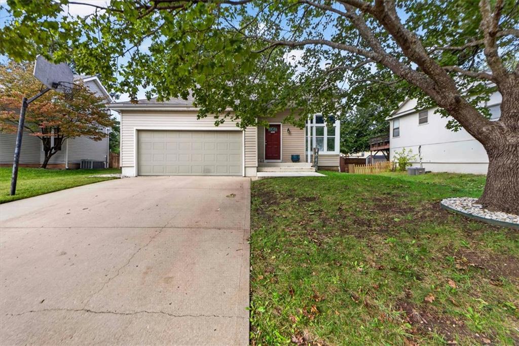 Photo of 111 S Janell Drive Olathe KS 66061