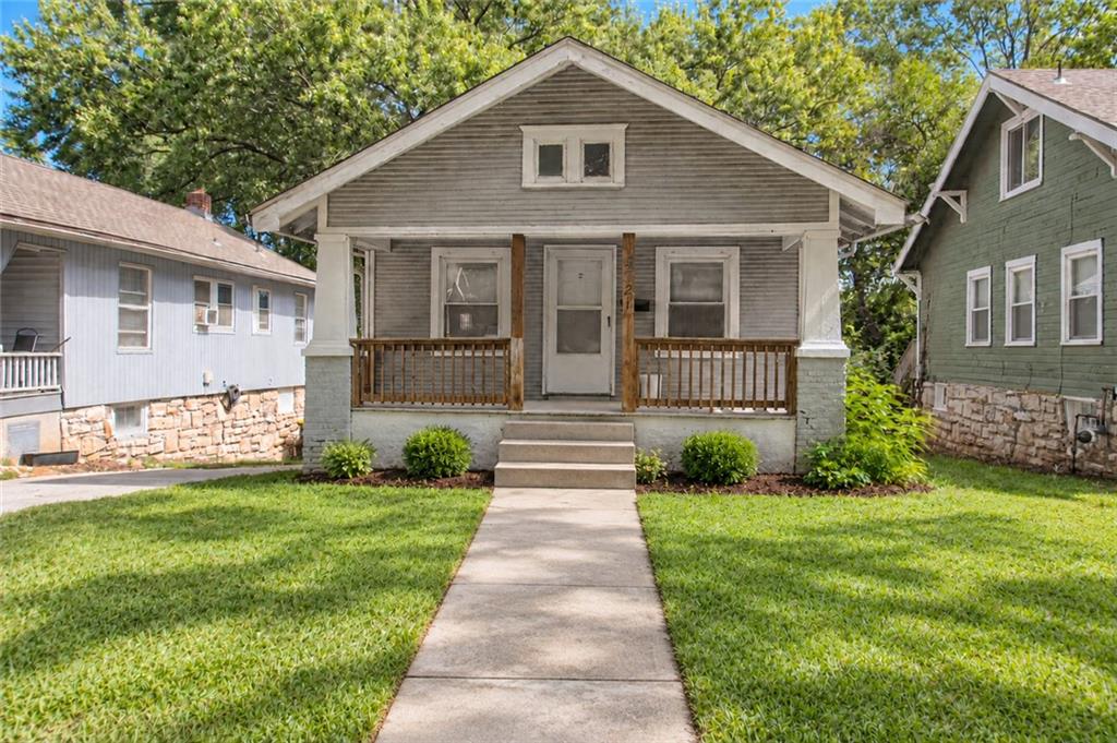 Photo of 5721 Brooklyn Avenue Kansas City MO 64130