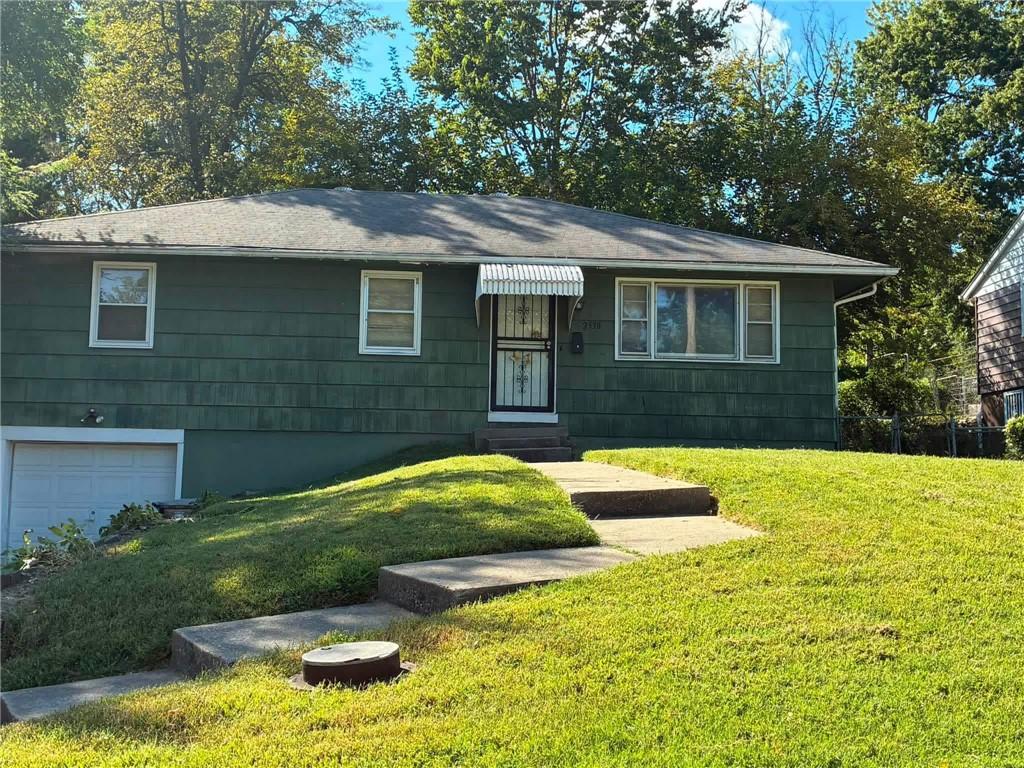 Photo of 2538 Oakley Avenue Kansas City MO 64127