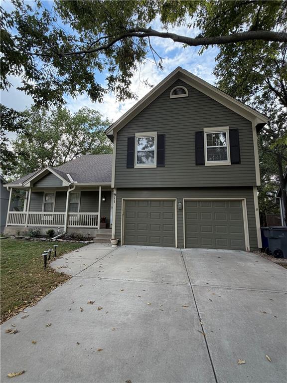 Photo of 911 Oakview Street Olathe KS 66061