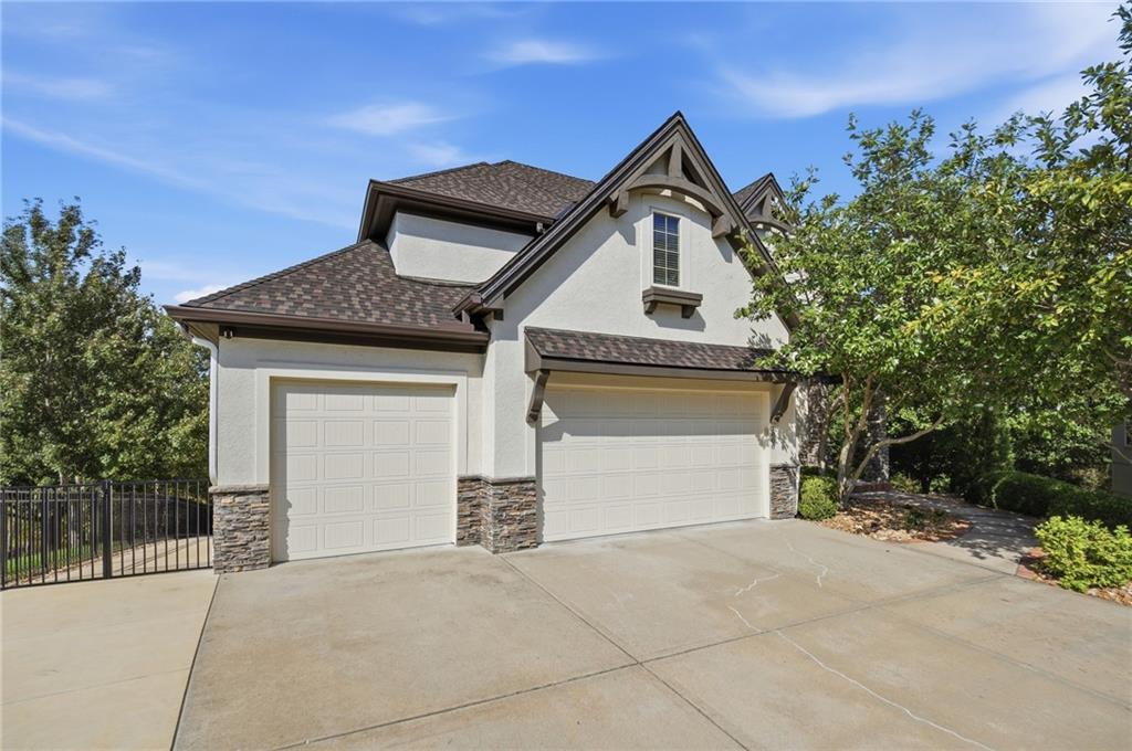 Photo of 7808 N Chatham Avenue Kansas City MO 64151
