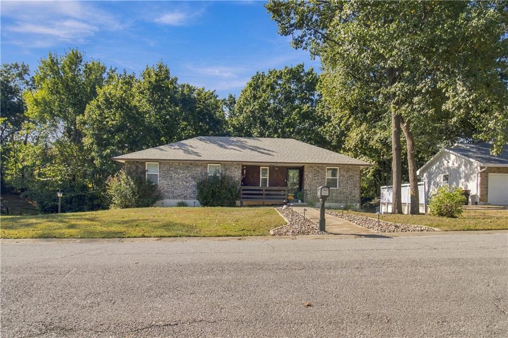 Photo of 1409 Woodlawn Drive Warrensburg MO 64093