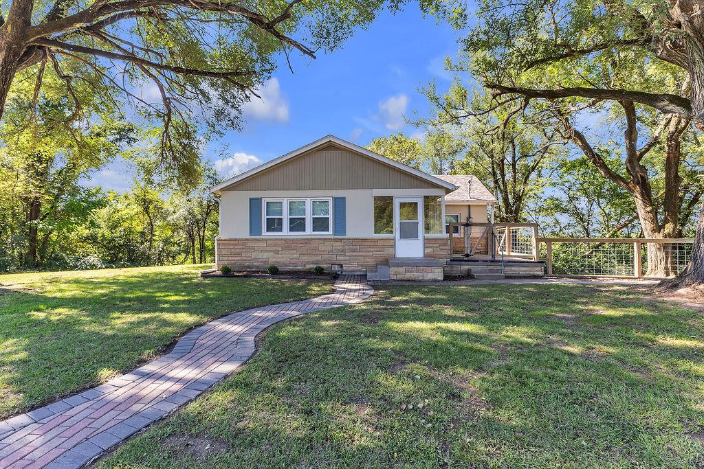 Photo of 734 Riverview Drive St Joseph MO 64503