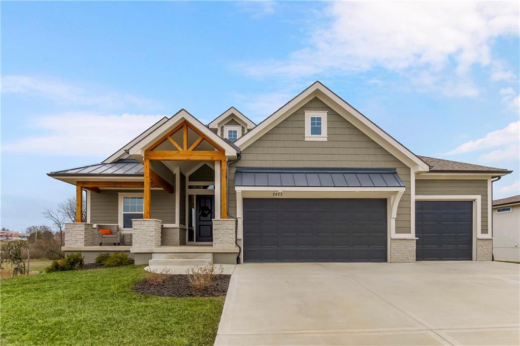 Photo of 2023 SW Hook Farm Drive Lee's Summit MO 64082